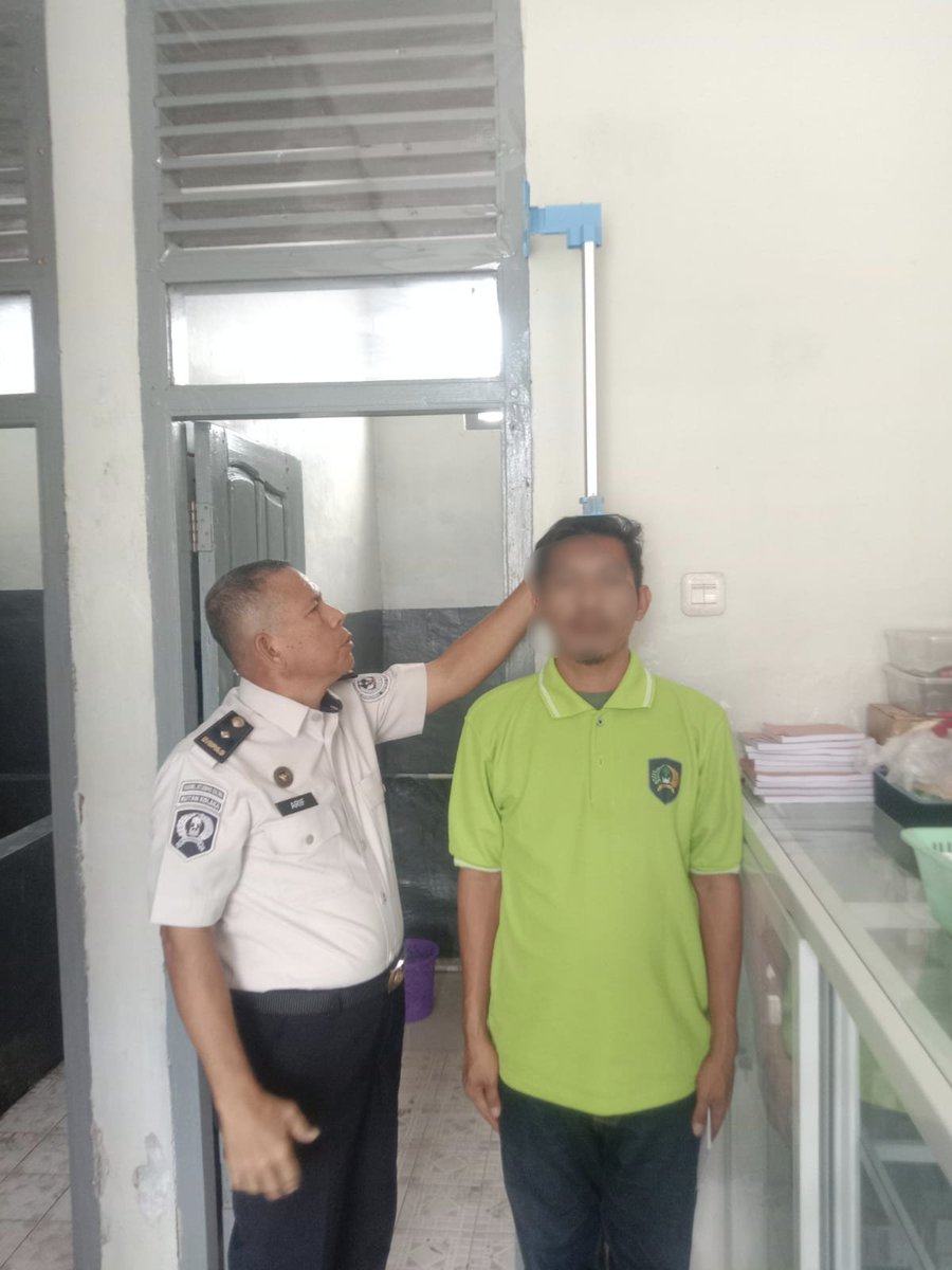 RutanIib's tweet photo. Wujudkan Lingkungan Yang Sehat, Rutan Kolaka Lakukan Screening HIV bagi Tahanan Baru https://t.co/yutEF4hR25