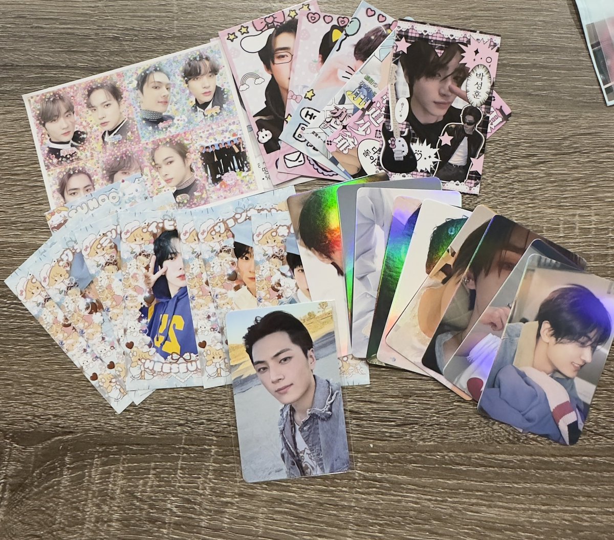 asiathan_'s tweet photo. ขอบคุณคนน่ารักทั้ง2คนที่อ่นดูเด้กตาดำๆคนนี้ สานฝันก้าดเฟ่เจย์กะการ์ดคาวบอยอีก2ใบ love u kub🥰 @peisk0sv @daisyanie https://t.co/rT4vM5g9Xq