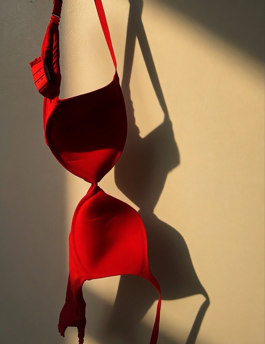GoddessAtlas's tweet photo. A sub sent me over $400 in ETH for pictures of an empty red bra.

Imagine paying for the privilege of depriving yourself? Adorable.

That’s the kind of submissive behavior that nourishes my soul. https://t.co/4OHMQWFWvB
