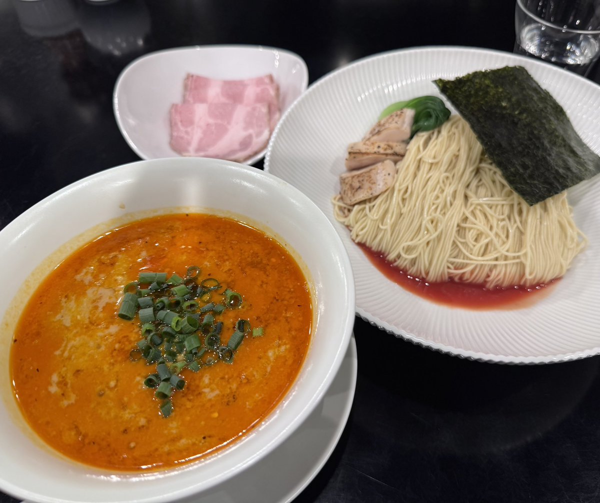 hiro220610's tweet photo. 🍜003 #鳴龍 

言わずと知れた担々麺の銘店だが今回はお腹が空いてたので麺量の多いつけ麺で。
お見事！上品で完璧な一杯でした。

前回は1時間半並んだけど、チケット制になったので早起きすれば行列無しで食べれます👼 https://t.co/zYfhneHTNU