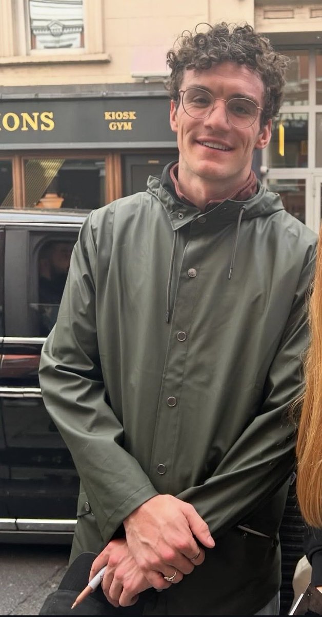 starzantingz's tweet photo. been thinking about HIM all day FREE ME FROM THIS CURSE PLSSSS🙏🙏🙏 https://t.co/4HSV9NMJ9R