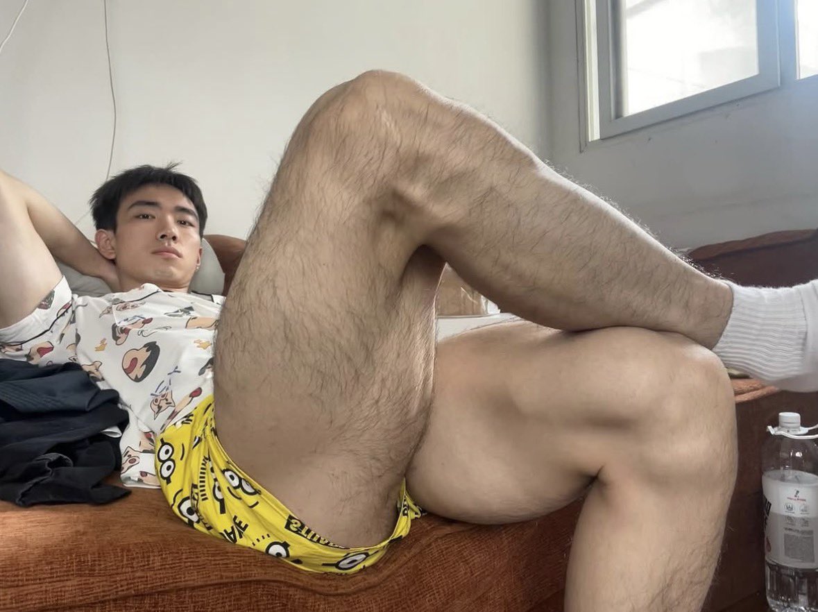 mensflex_'s tweet photo. do you find men with big thighs attractive?

X: @bodycrave https://t.co/eXSybtC5PY