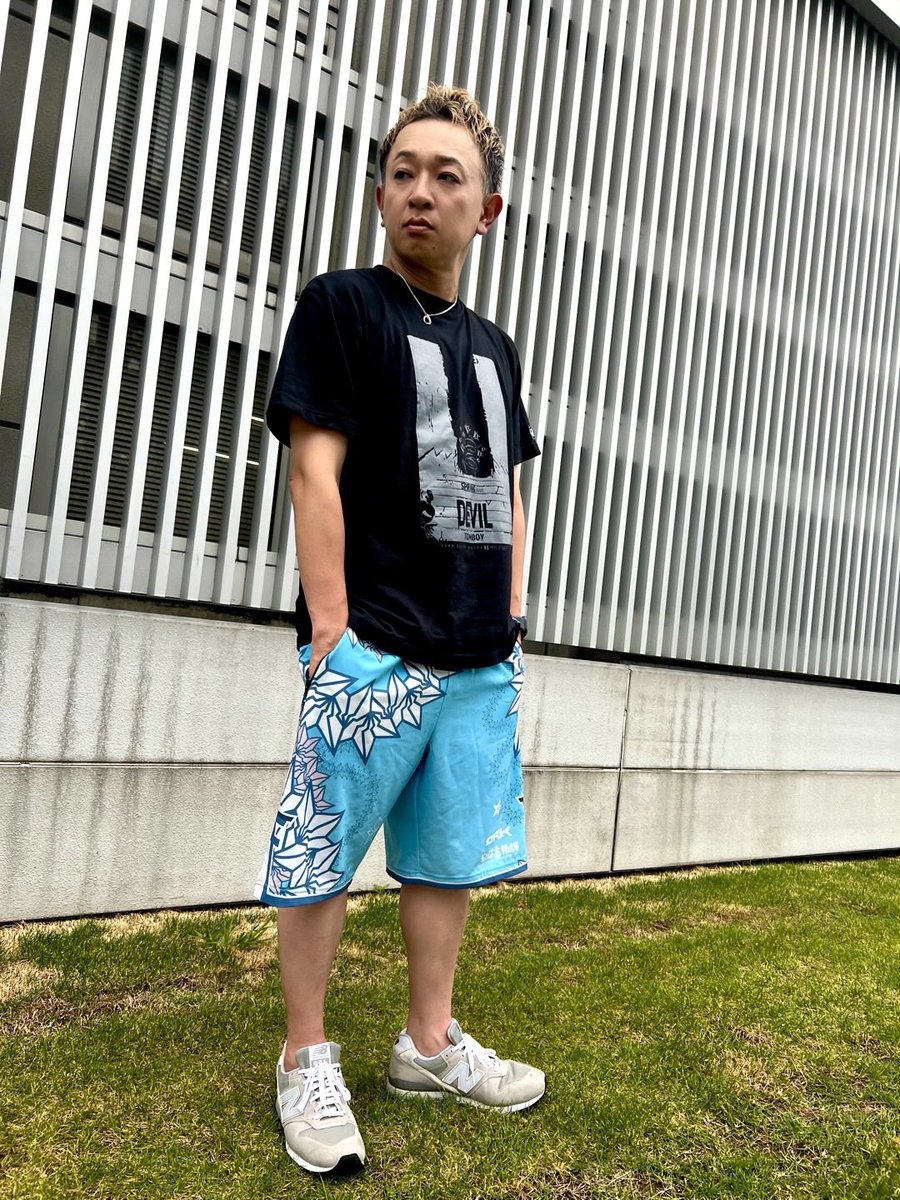 osaka69kai's tweet photo. 京都大作戦 × 大阪籠球会
限定コラボバスパン
受付終了まで残り6日💦

この機会を逃さず
是非GETしてください🔥

@naoki10feet 
着用ありがとうございます！

左右、右後ろに
ジップポケット付き👌

🖊️ designed by @bakibaking

⚫販売価格⚫
8,000円(税込)

購入はこちら⬇️
https://t.co/DWywli4M4Y https://t.co/wpoetWSIxf