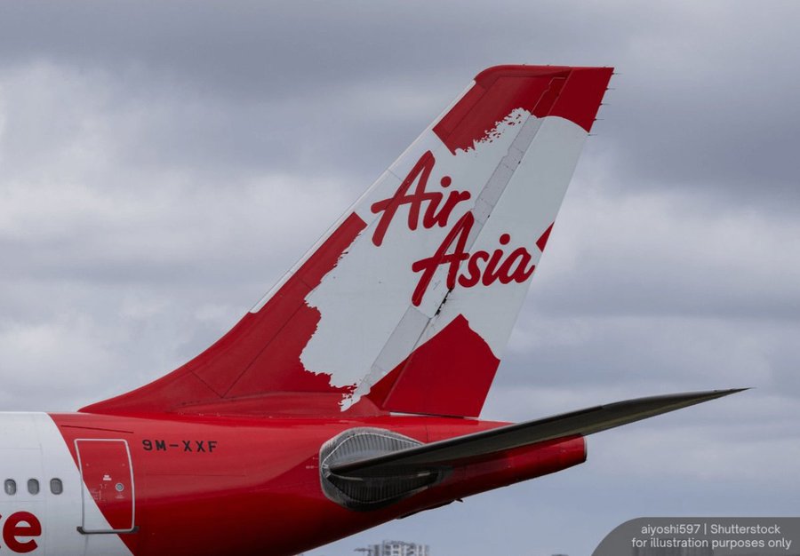 NewsBFM's tweet photo. AirAsia has apologised and introduced a more inclusive SOP for passengers with special needs after a family was denied boarding on a flight last month.

Under the new SOP, approved Child Restraint Devices can be used by passengers with special needs aged six months and above regardless of age or weight.

🧵1