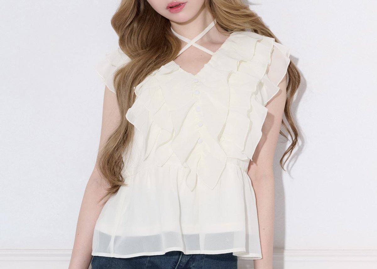 ApresJ's tweet photo. \ これ着るだけで華やか主役級ブラウス🎀/

Cross Ribbon Peplum Frill Blouse (999613)
¥4,995(tax in)

6/11 20:00 release🪄︎︎✨ https://t.co/pvIVQIF6Kn