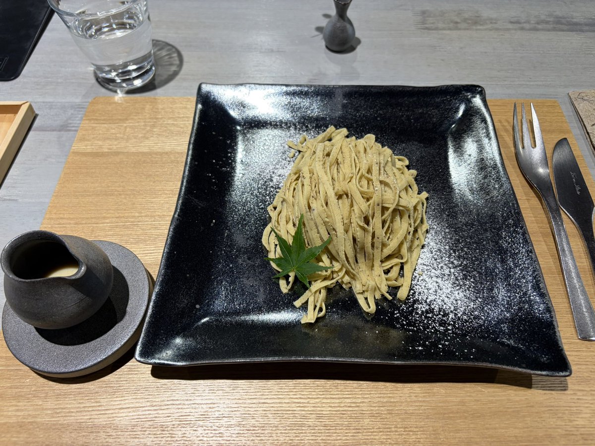 Ut0pia_87's tweet photo. 夢のモンブラン。 https://t.co/k6wLCG0Ohv