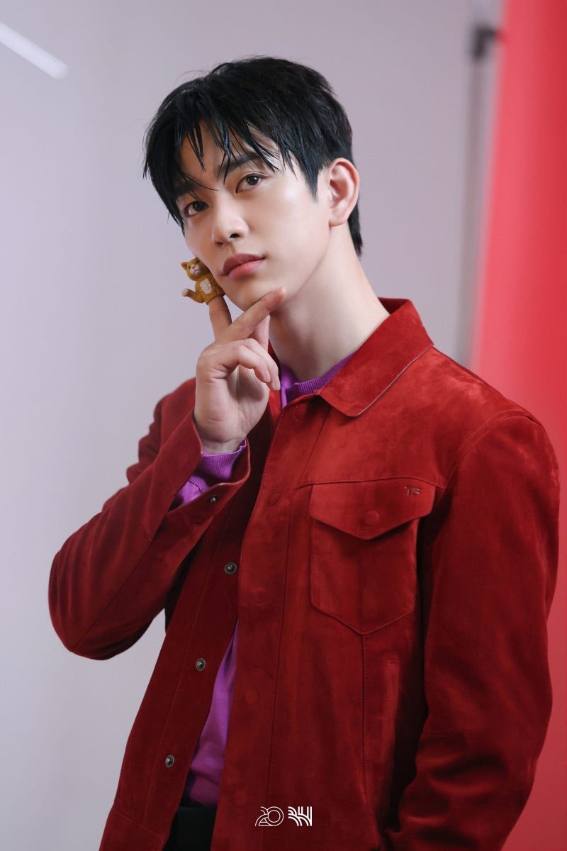 grass622's tweet photo. · 
WWD Korea BHind ❤️
@JINYOUNG 
#Jinyoung #박진영 
……………………………… 
2026.06.09
✦ BH Entertainment 
https://t.co/0ejCrQMi6U https://t.co/1TQ0YpDmSk