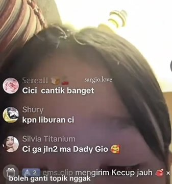 txtharihariWNI's tweet photo. Video anak pertama Sarwendah sma Ruben Onsu live terus diduga ngomongin Betrand ada yg nyeletuk gak tau diri ya namanya
Kaget g lo, emang lingkungannya gak bagus 

Guys ini bahaya nggak sih?🥲
Anak di hasut🥲
Miris🤡

sc:threadsvioxlet https://t.co/zMyLbOVbRy