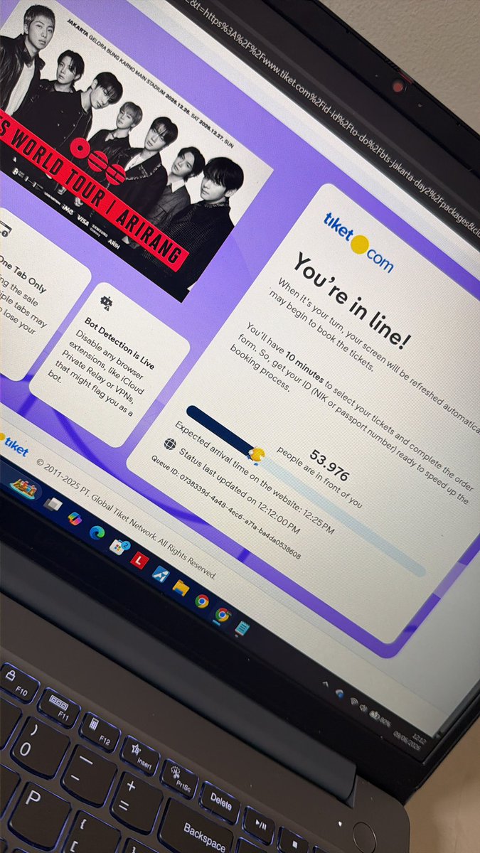 masterjastip's tweet photo. Not so bad luck🤧

#btsjakarta #jastipbtsarirang #btsarirangjkt https://t.co/M6J6IZWCQW