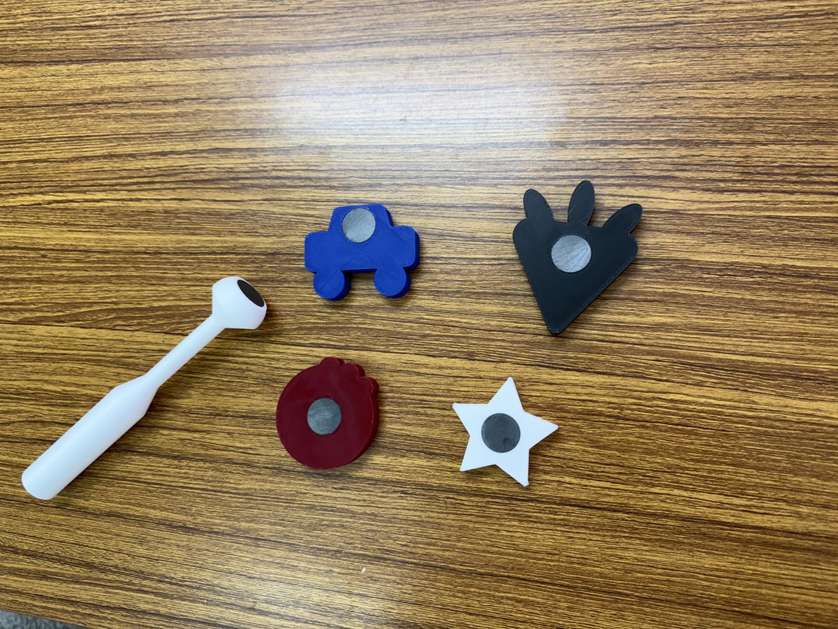 _pistation's tweet photo. 3Dプリンタで制作中の新作おもちゃ。 磁石がくっつく感触と、色をマッチングする面白さを組み合わせています。少しずつ形になってきました🧲 https://t.co/KLKu0VeKWE