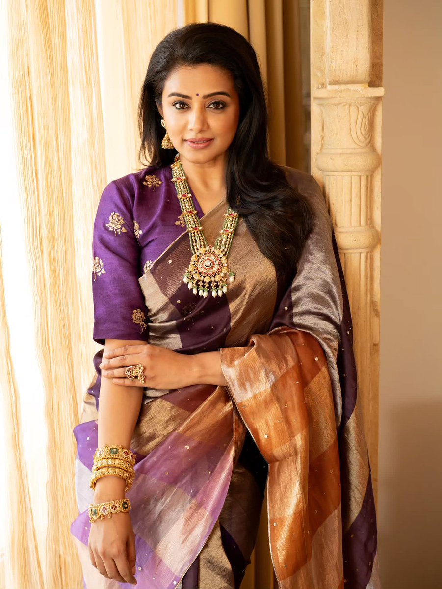 actresswoods's tweet photo. Priya Mani 💜✨️

#Priya #PriyaMani https://t.co/e8gxG9l1UO