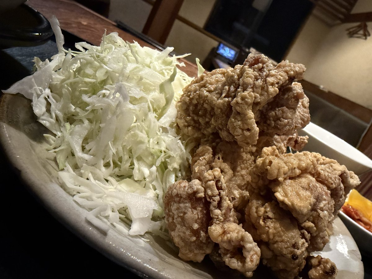 tfkd3's tweet photo. #いやはや
#いやどうも
#まさかまさか の
#よもやよもや で
昼夜2食ラーメンになるとは
朝ごはんいらないかと思ったけど
結局しっかり食っちまった
ということで
今日のランチは無しです
となるとハラ減ってきて
晩メシどーすんべ
ってなるのが #ワタクシの人生
#生きてるって感じ がする
#知らんけど https://t.co/V8k3tw0hOW