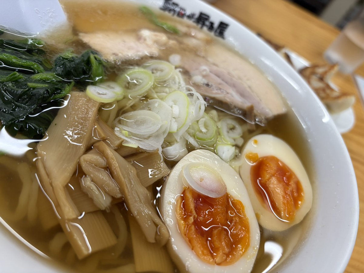tfkd3's tweet photo. #いやはや
#いやどうも
#まさかまさか の
#よもやよもや で
昼夜2食ラーメンになるとは
朝ごはんいらないかと思ったけど
結局しっかり食っちまった
ということで
今日のランチは無しです
となるとハラ減ってきて
晩メシどーすんべ
ってなるのが #ワタクシの人生
#生きてるって感じ がする
#知らんけど https://t.co/V8k3tw0hOW
