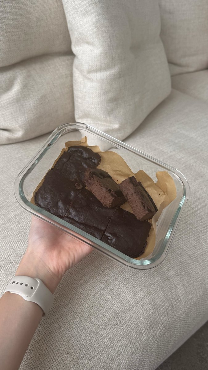 avasorawr's tweet photo. 🍩 ✿゙ high protein brownies ✿゙ 🍩

↳❕ 79 cals, 7g protein, 2g fibre ❕❀

🍫ᦾ a recipe thread for ﹕ #edrtwt ! ᦾ 🍫 https://t.co/Ht52vjdLcO