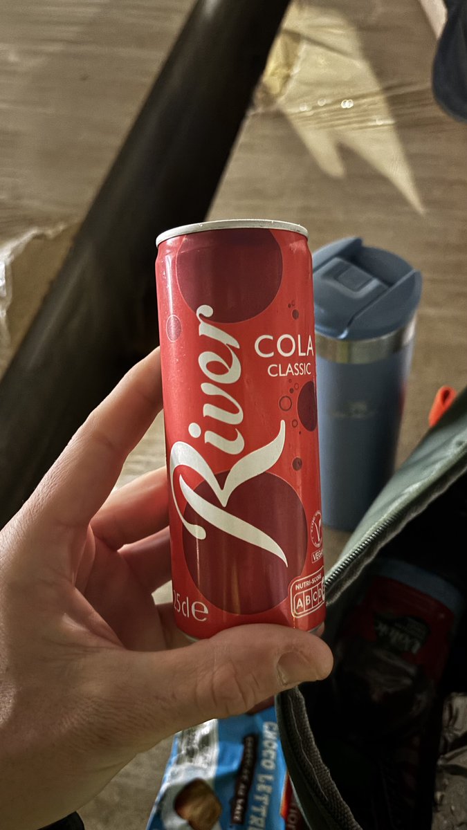Meurxlt7's tweet photo. Coca cola elveda bebeğim şunun 8 tanesi 1.79 € tadıda benziyo devaam https://t.co/BVKH9pkasR