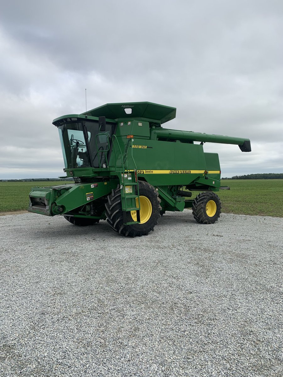 hmcphail5's tweet photo. 1998 John Deere 9510 Combine for sale
-4851 Engine/3365 Seperator hours. Brand new John Deere Engine 205 hours ago installed by John Deere dealer with full warranty until fall of 2026. 
-It has went through the combine clinic at John Deere dealer every year and had all work done https://t.co/LIHIuk3syK