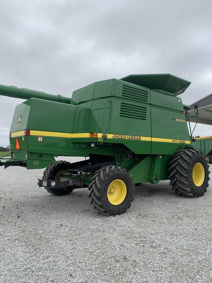 hmcphail5's tweet photo. 1998 John Deere 9510 Combine for sale
-4851 Engine/3365 Seperator hours. Brand new John Deere Engine 205 hours ago installed by John Deere dealer with full warranty until fall of 2026. 
-It has went through the combine clinic at John Deere dealer every year and had all work done https://t.co/LIHIuk3syK