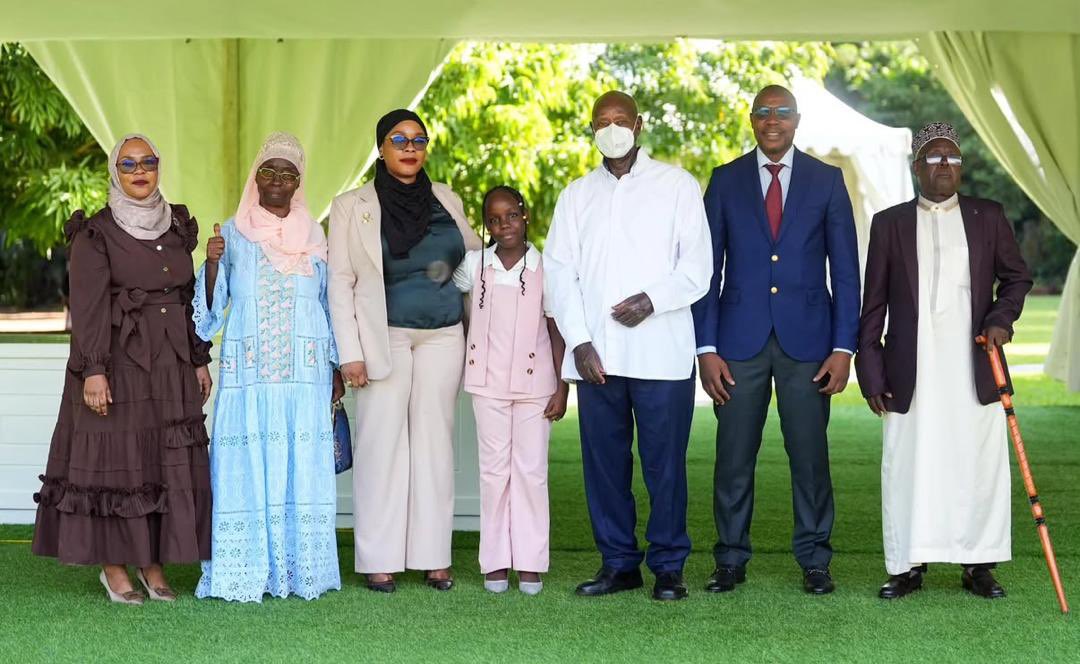 Muntaare's tweet photo. Congratulations  SPA Hajjat Amina Mukalazi Head  @SH_LocalContent upon being swon in.
#LocalContentug https://t.co/FMtCdAvduW