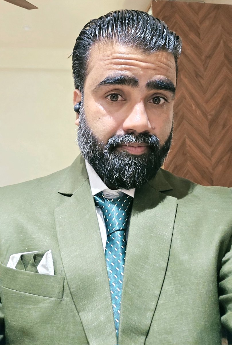 Mrsinha's tweet photo. Cool dikhne ke Chakkar me gangster dikhne laga hun... https://t.co/hqw1oZnFnv