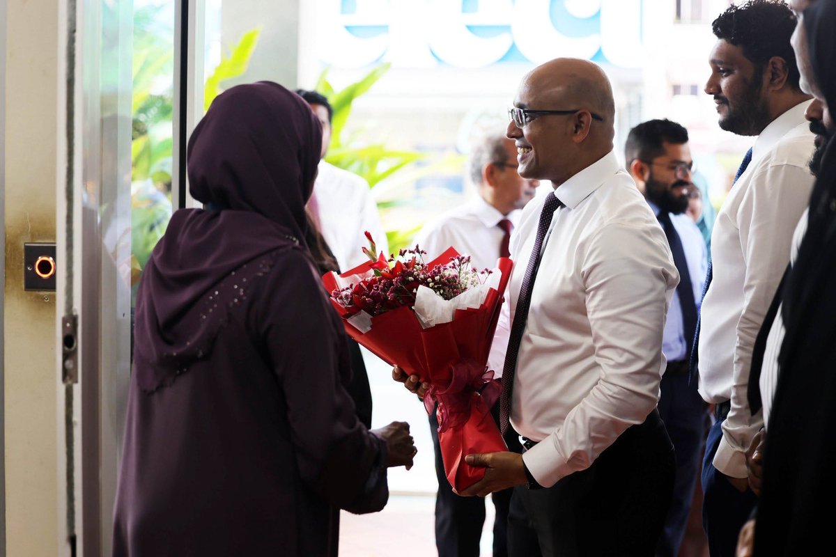 MoFmv's tweet photo. We welcomed the newly appointed Minister of Finance and Public Enterprises, Mr. Hassan Zareer, to the Ministry today.

Senior officials and staff extended their congratulations and best wishes to the Minister as he assumes his responsibilities in leading the Ministry’s work to strengthen public finance management, fiscal sustainability and public enterprise reform.