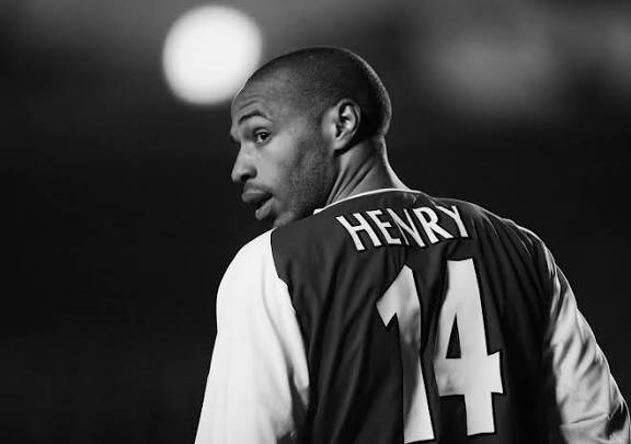 Tripple____M's tweet photo. Apart from 14, which other shirt is legendary at Arsenal? https://t.co/fxMxPBC8cZ