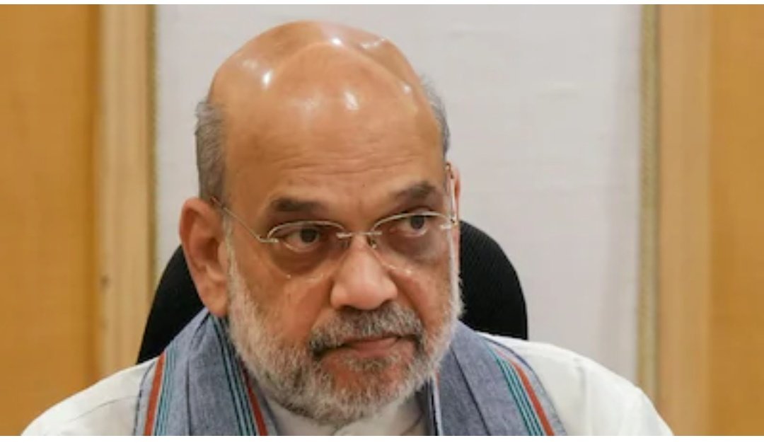 PoornimaNimo's tweet photo. Abhishek Banerjee claimed that "even ten lifetimes" would not be enough for Amit Shah and the BJP to make a dent in his Diamond Harbour model.

Amit Shah dismantled his party, split it into three factions, arrested TMCs goons and leaders, and ensured that the BJP candidate won in Diamond Harbour, all within a single month.
And through all this devastation, Amit Shah has still not uttered a single word.