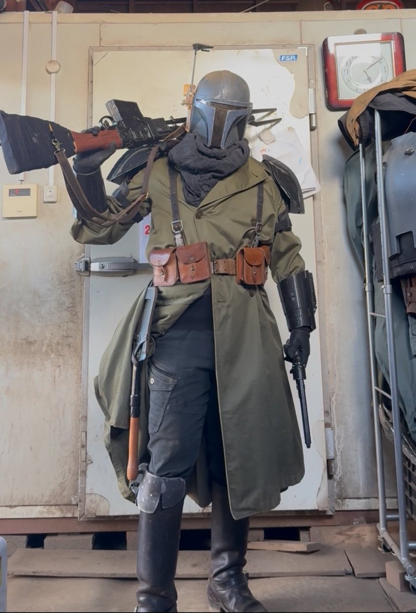 kj6jackal's tweet photo. 装備を足していくとこうなります https://t.co/RJXfobrHhv