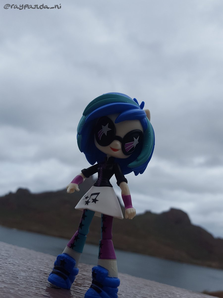 raypanda_ni's tweet photo. ✄ Rain Vinyl

unas fotitos que le tomé a mi muñeca de vinyl scratch un 19 de septiembre de 2018

#vinylscratch #vinylscratchmlp #mlp #mlpeg #mylittlepony #mylittleponyequestriagirls #equestriagirls #equestriagirlsminis #mlpdoll #equestriagirlsdoll #doll https://t.co/G3j6QETpTb