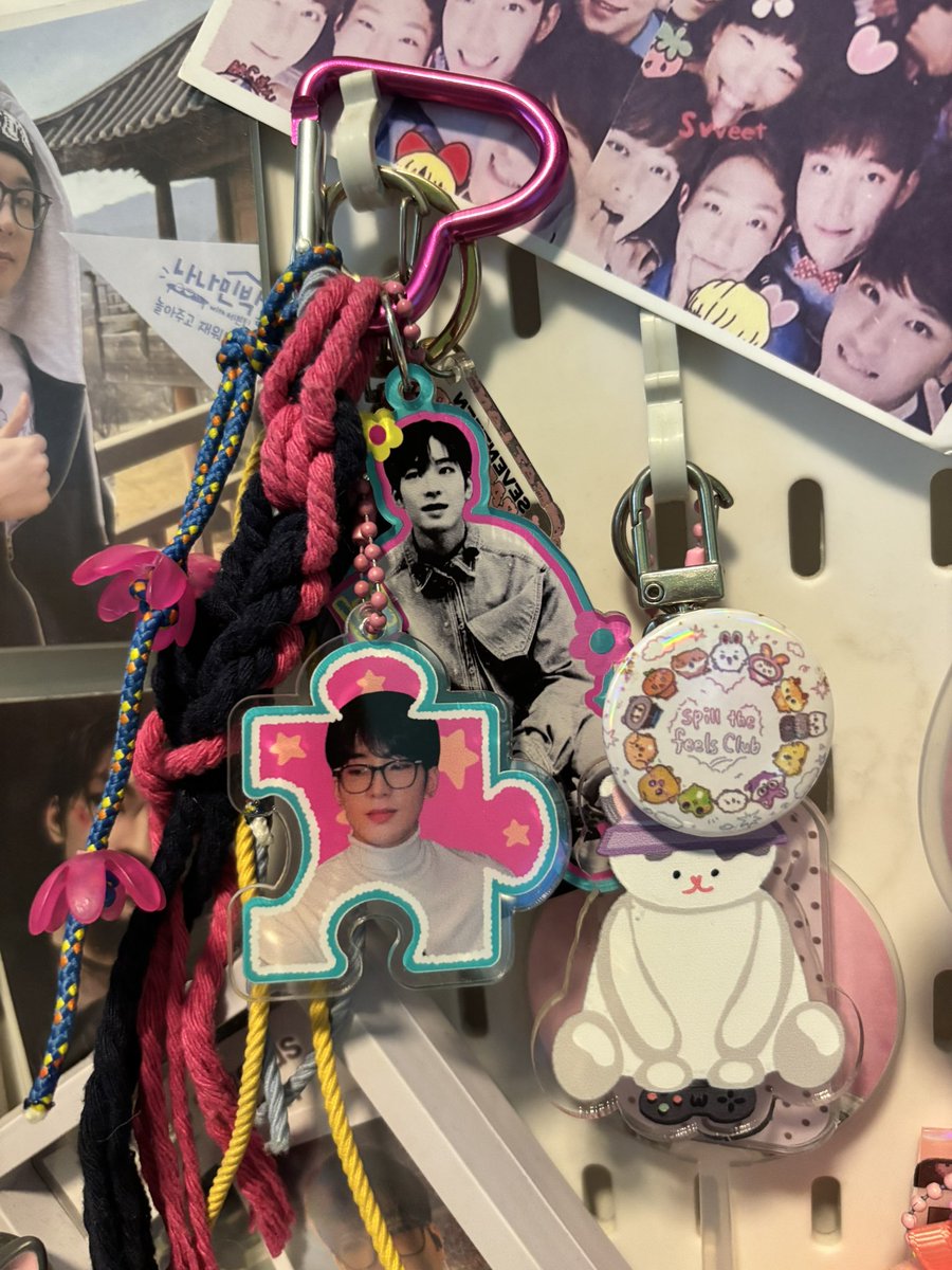 jwwlovrr's tweet photo. ⋆˚࿔ Happy mail! 𝜗𝜚˚⋆
#gastosnifia
From-@funsikcart 
Me lang ba nanalo sa gera ng bag charm kay Wonwoo? 😼 
Tysm po for packing them safely! May malalagay na ako sa backpack ko niyan this sy.😩 
#thanksfunsik https://t.co/WuYd7MSSyt