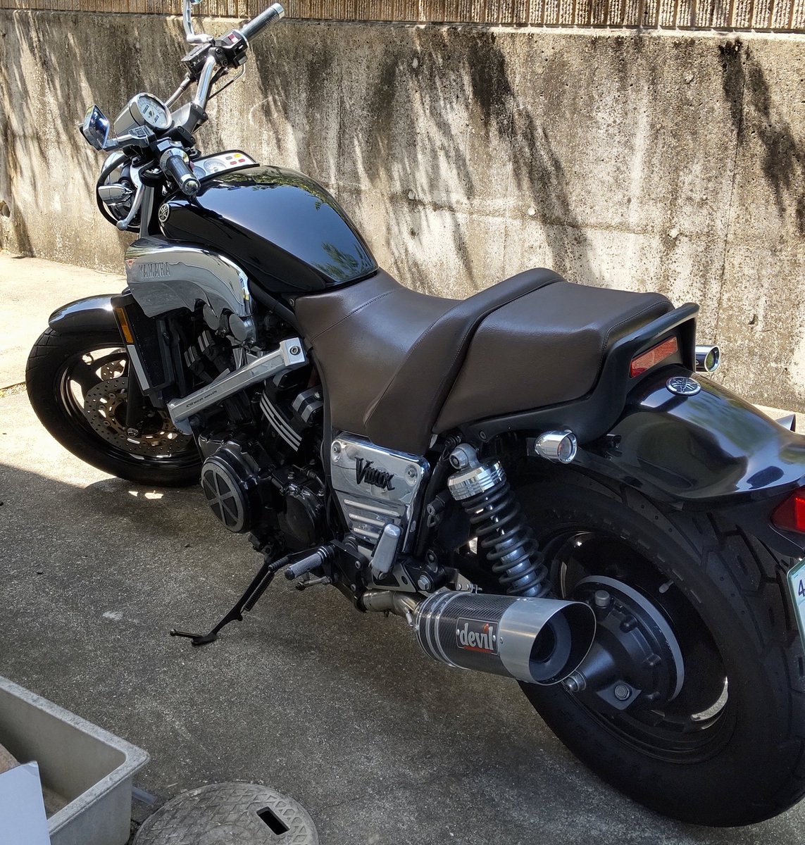 vmax1200の女 tweet media