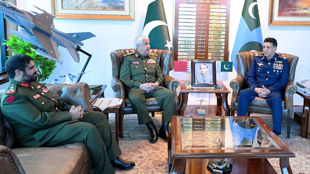bna_en's tweet photo. National Guard Commander meets Air Staff Chief of Pakistan Air Force

https://t.co/SgLTPjsVHU https://t.co/47ldCbE7ci