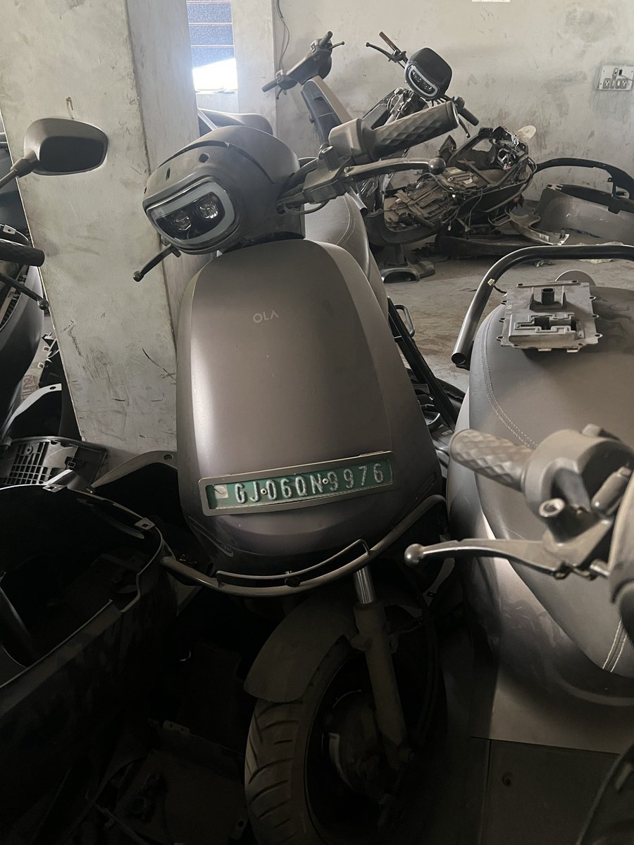 SomyaPatwari's tweet photo. Pathetic after-sales service from Ola Electric. My scooter has been lying at Vadodara service center since 28 Oct 2025 due to a rear motor issue. 7+months with no resolution no updates and no accountability from the company. SR No: #10749702 @bhash @OlaElectric @jagograhakjago https://t.co/5FTCK5wrkp