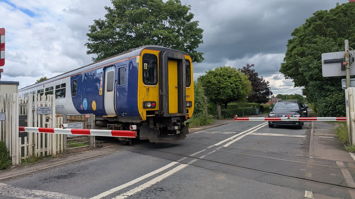 tomyorks's tweet photo. Visited stations in and around Preston and Blackpool on the weekend. Some debatable traction around but some really nice stations on the South Fylde line!

Salwick the major achievement though, as it's only got a few trains each direction. Luckily they pass about the same time. https://t.co/cv45P12Say