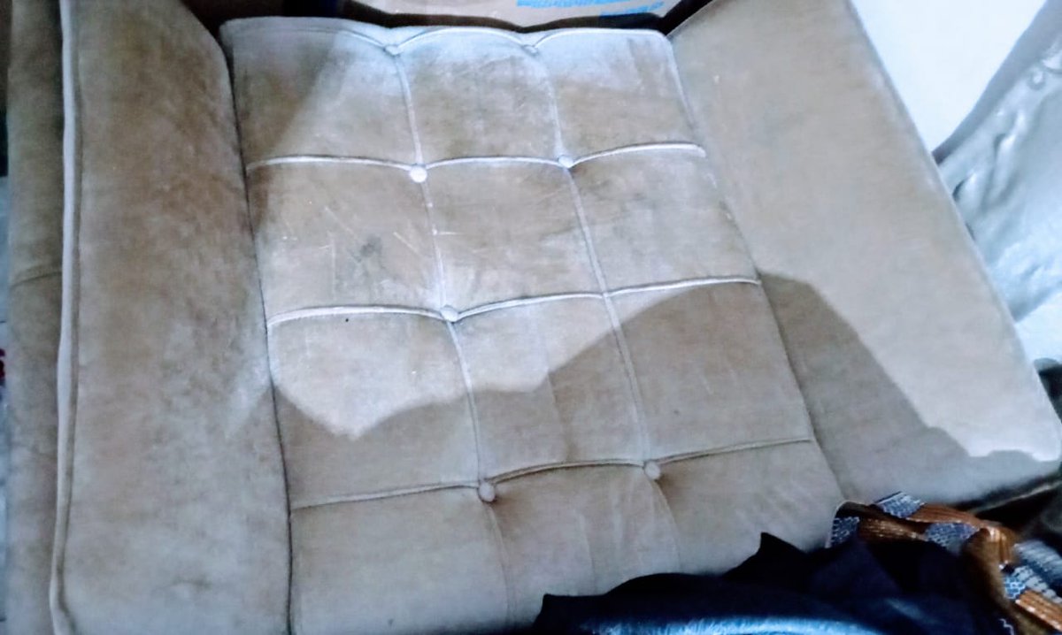 yardsaleplug's tweet photo. This living room set, an L shaped couch detached, then a two fancy chairs available for sale 

Condition: Neatly used 

Price: N300,000, slightly negotiable.

Location: Jos

Contact: 08072472687

#declutter
#JosNigeria 
#abujanigeria 
#yardsale https://t.co/fl6F6Dwll0
