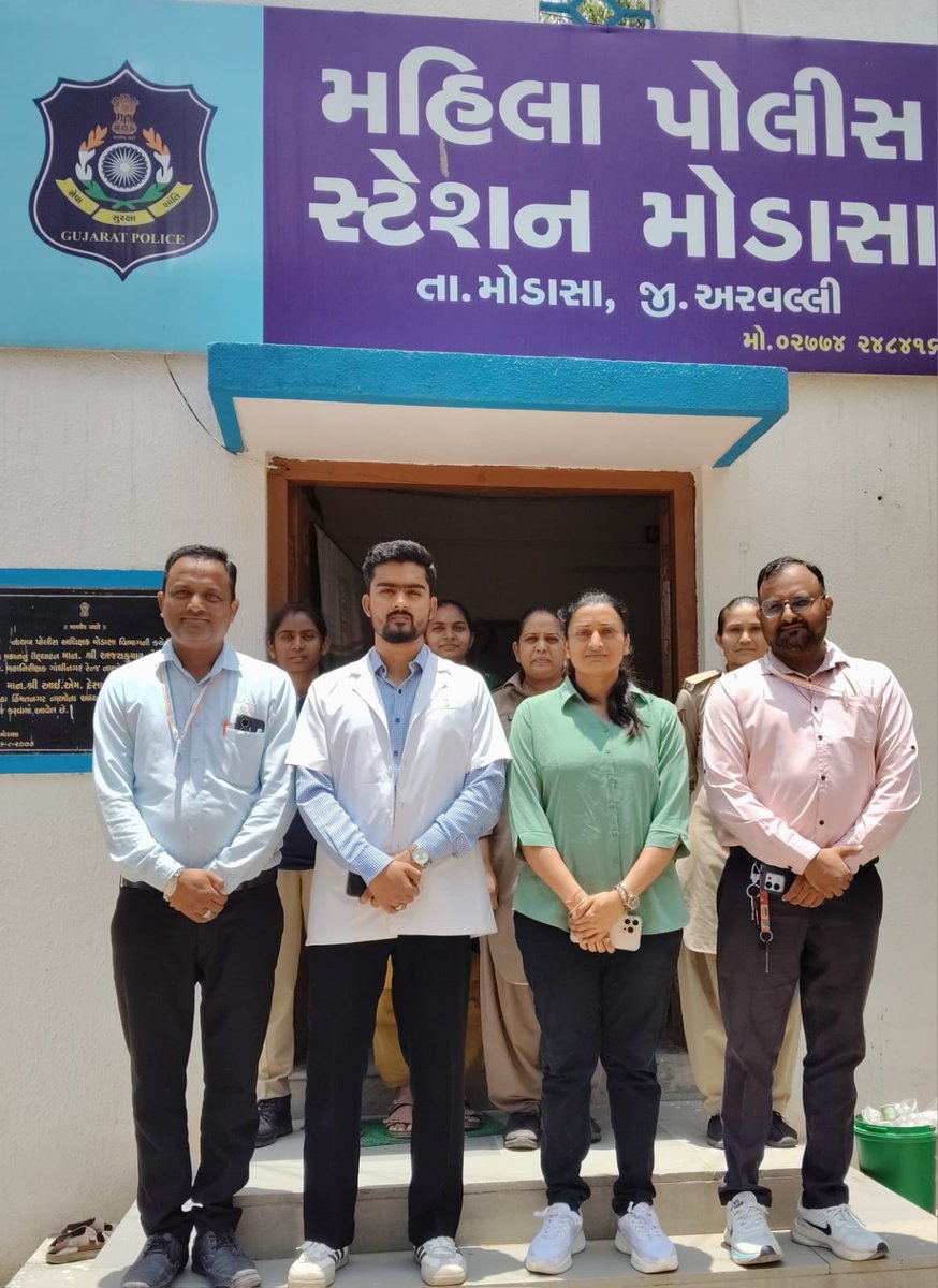 SP_Arvalli's tweet photo. મહિલા પોલીસ સ્ટેશન, મોડાસા દ્વારા 'તેજ આઈ સેન્ટર' ના સંકલનથી પોલીસ સ્ટાફ, અરજદારો અને સ્થાનિક નાગરિકો માટે 'નિઃશુલ્ક આંખ નિદાન કેમ્પ' નું આયોજન કરવામાં આવ્યું.#ModasaPolice
#MahilaPolice
#EyeCheckupCamp
#CommunityPolicing
#ArvalliPolice https://t.co/1IX1jMjYgP