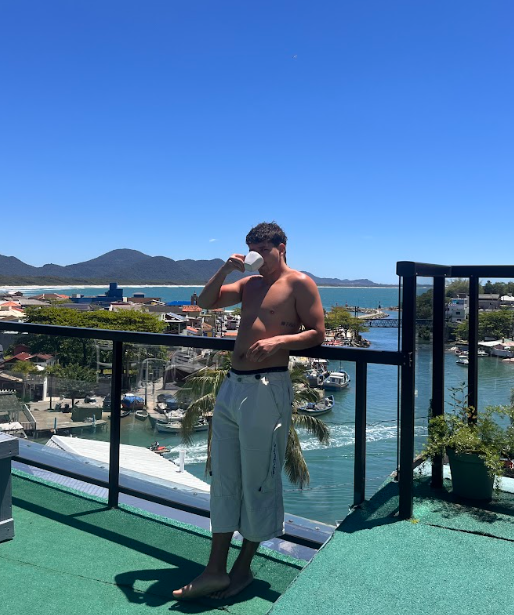 itsdantefox's tweet photo. Morning coffee with a side of paradise. Want to come share a cup? https://t.co/JtgWkmUOO0
