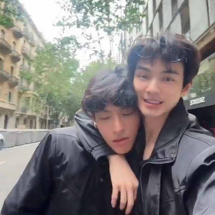 falln__'s tweet photo. he's just rubbing it to our face we get it bro he is yours😔

#XiZhao https://t.co/LyK2SNNPTJ