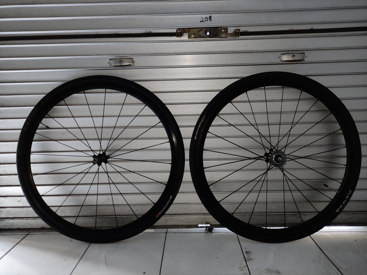 deezkajnf's tweet photo. WTS #fnfjb
Wheelset
Strummer Race 700 
Hub Intro7 Track Low Flange
Ban Kenda Kountach Sport 700x28c
Rp 1300K 
Lok Bali, Denpasar Barat https://t.co/6IXmWoHoUT