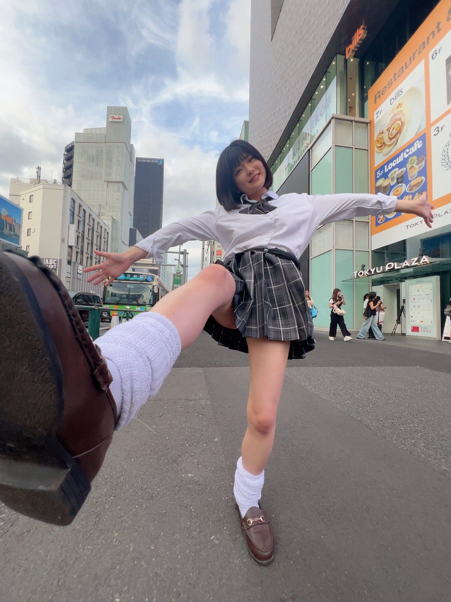 monidi24's tweet photo. ね��
＠Grok
衣装を完璧に交換してみて https://t.co/zdYW9Et2AS