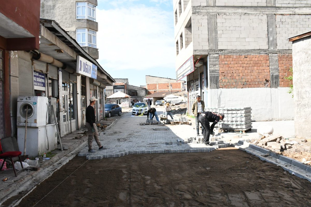 Abdulhalik_Tskn's tweet photo. Kıymetli hemşehrilerimizle buluşmaya, istişare etmeye ve taleplerini yerinde dinlemeye devam ediyoruz...

Yaptığımız yol çalışmalarında esnaf ve vatandaşlarımızı ziyaret edip desteklerini istedik. Rabbime şükürler olsun her çaldığımız kapıdan, her sıktığımız elden dualarla #AdımAdımPatnos şiarıyla yolumuza devam ediyoruz.