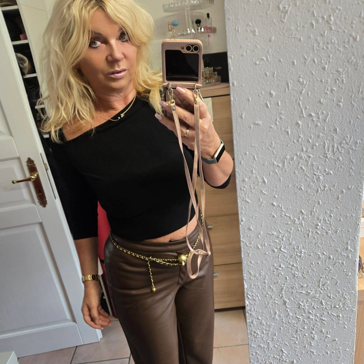 SimoneFlX's tweet photo. Can I squirt all over your cock? https://t.co/G3Q7NLcp2x