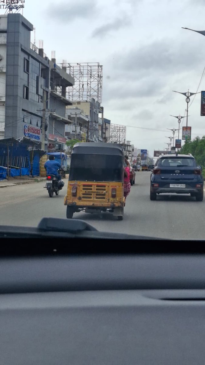 SrinivasRTIA's tweet photo. Dear @TelanganaDGP @CVAnandIPS @cyberabadpolice In Shankarpally town RR dist. an autorickshaw was carrying 4 passengers in the front seat and 4 in the rear seat, posing a serious road safety risk. Kindly look into the matter and take appropriate action. 
#RoadSafety #Shankarpally https://t.co/tbli7rnnU9