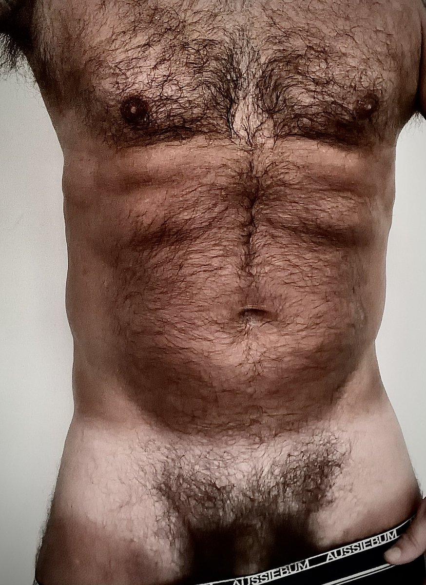 Fitformenow's tweet photo. Made it to #TitsoutTuesday 🙌 Good early run this morning, built up a good sweat and all my hairy bits have gone curly 🤗 Hope you have a brilliant day https://t.co/JJKWcqGnnu