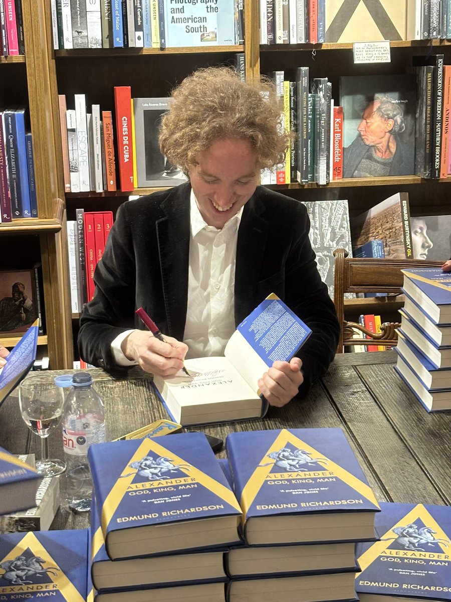 IanPlayfair's tweet photo. Great evening at @Hatchards last night, where Edmund Richardson was talking about his brilliant new book Alexander: God, King, Man and signing lots of copies for an eager audience. https://t.co/MaKc0EPgna