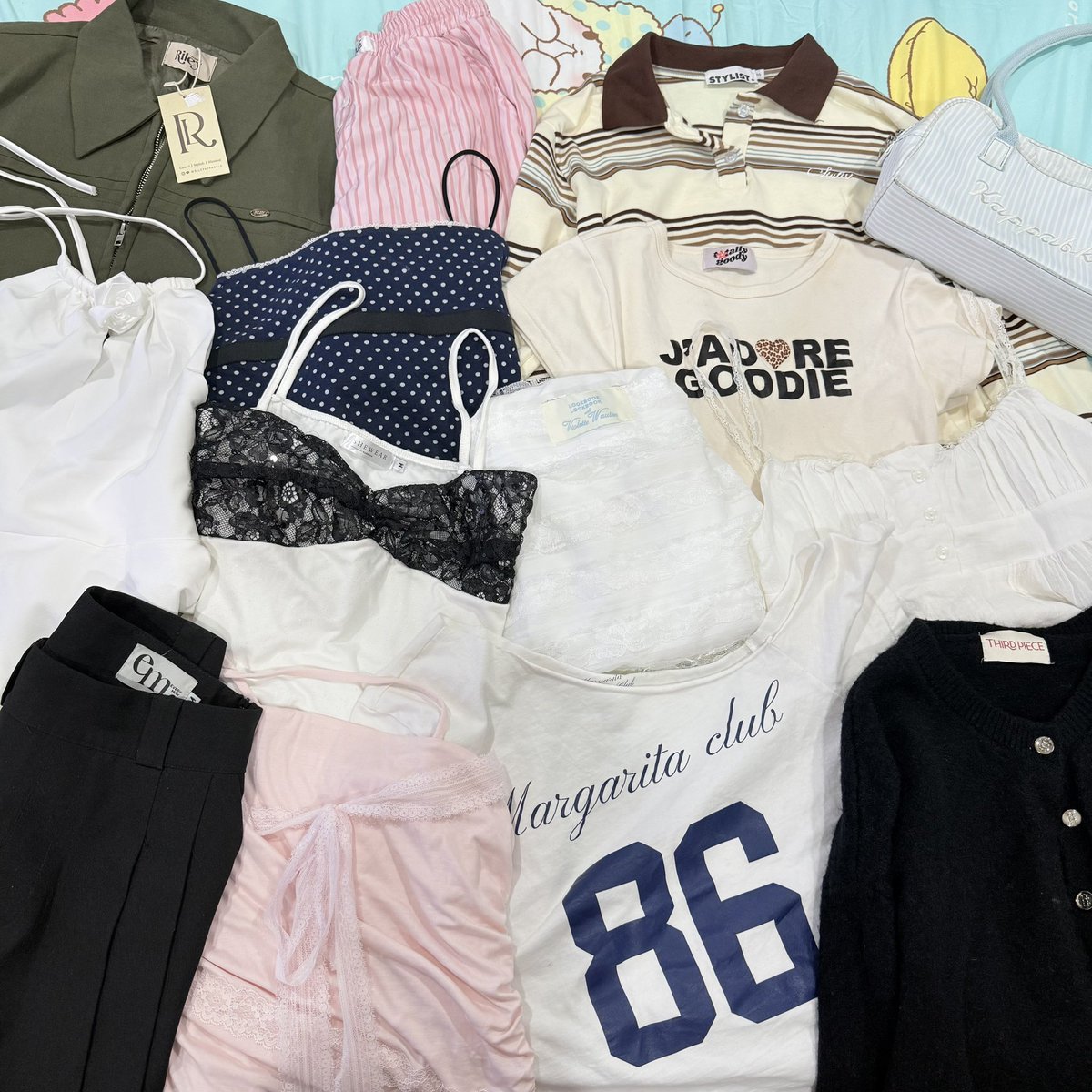 usedbycorn's tweet photo. Sale sale ขายหมดด มีเยอะกว่าในรูปมากๆ

#ส่งต่อเสื้อผ้า #ส่งต่อเสื้อมือสอง #ส่งต่อเสื้อผ้ามือสอง #เสื้อผ้ามือสอง #เสื้อผ้ามือสองราคาถูก https://t.co/4iH4cHo46N