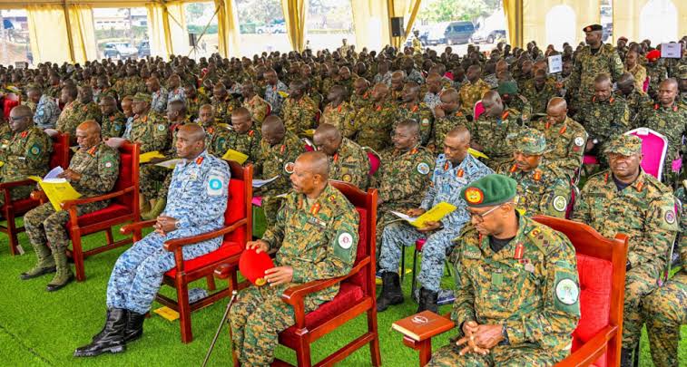 BorninAfrica6's tweet photo. Without their continued sacrifices,  patriotism and Pan-Africanism spirit, Uganda 🇺🇬 would now be  a failed state.
In addition to consolidating peace &amp; stability in Uganda, UPDF now exports peace to various countries across Africa 

Happy Heroes Day https://t.co/qFW9IyGFBU