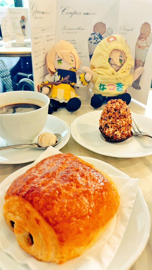 chie_hedwig's tweet photo. なっちゃんさっちゃん
お誕生日おめでとう💛💛
フランスのお菓子美味しいねぇ✨✨
これからもずっと幸せでいてね。
また来年のお誕生日も一緒に過ごそうね╰⁠(⁠*⁠´⁠︶⁠`⁠*⁠)⁠╯ https://t.co/DiVrCvm0rK