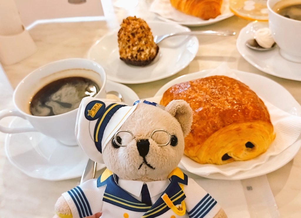 chie_hedwig's tweet photo. なっちゃんさっちゃん
お誕生日おめでとう💛💛
フランスのお菓子美味しいねぇ✨✨
これからもずっと幸せでいてね。
また来年のお誕生日も一緒に過ごそうね╰⁠(⁠*⁠´⁠︶⁠`⁠*⁠)⁠╯ https://t.co/DiVrCvm0rK