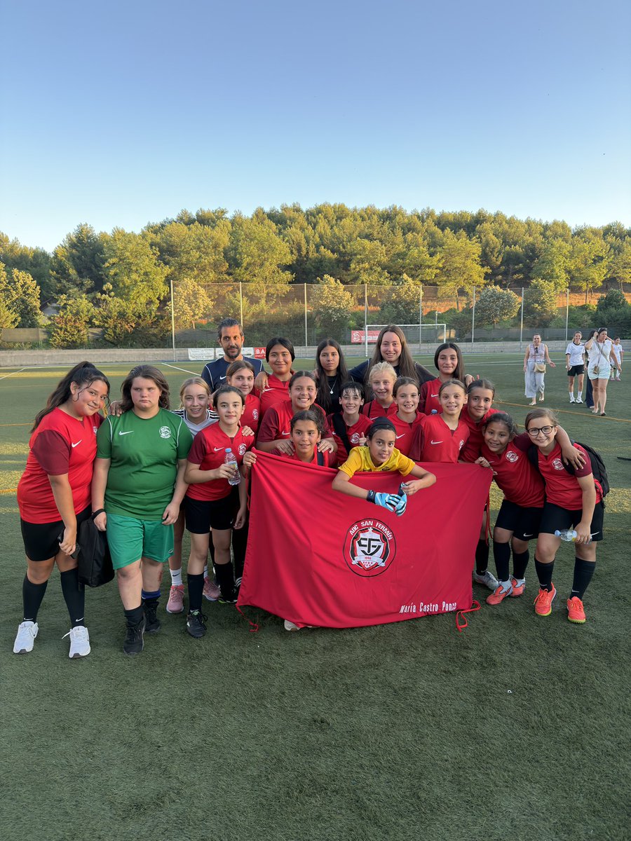 adcsanfermin's tweet photo. Finaliza la primera jornada de las siete que forman nuestro torneo de verano Lucio Ajenjo. 

Arrancamos fuerte con fútbol femenino y con la presencia de @CuencaJara, presidenta del Comité del Fútbol Femenino de la @RFFM_oficial.

Gracias por una jornada para el recuerdo! https://t.co/GcCoX5abHU