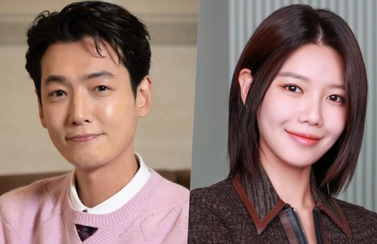 hallyuforums's tweet photo. #JungKyungHo and #ChoiSooYoung have BROKEN UP after 14 years of public dating. 

According to My Daily's coverage on the 9th, Jung Kyung-ho and Choi Soo-young grew distant from each other due to their increasingly busy schedules and naturally broke up.

A source close to the couple hinted, "Because Jung Kyung-ho is constantly working on projects and Choi Soo-young is active between Korea and Japan, they met infrequently and recently ended their relationship."
Jung Kyung-ho and Choi Soo-young were known as one of the entertainment industry's representative long-term couples. The two are alumni of the Department of Theater and Film at Chung-Ang University, met for the first time at church, and became a couple in September 2012. Although they maintained a beautiful relationship for 14 years, they plan to return to their respective paths and focus on their careers.

#HallyuForums #Hallyu #KDrama